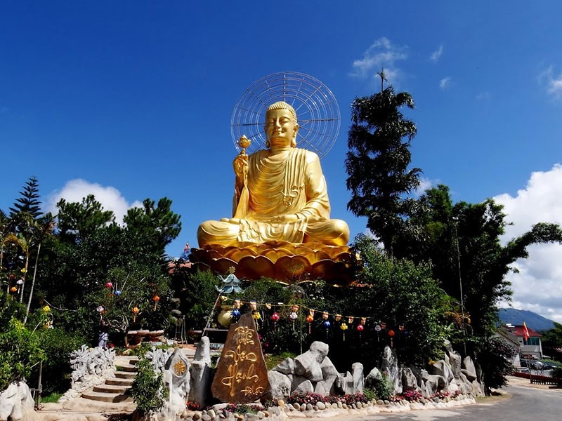 Thiền Viện Vạn Hạnh | Tượng Phật Vàng lớn nhất Đà Lạt